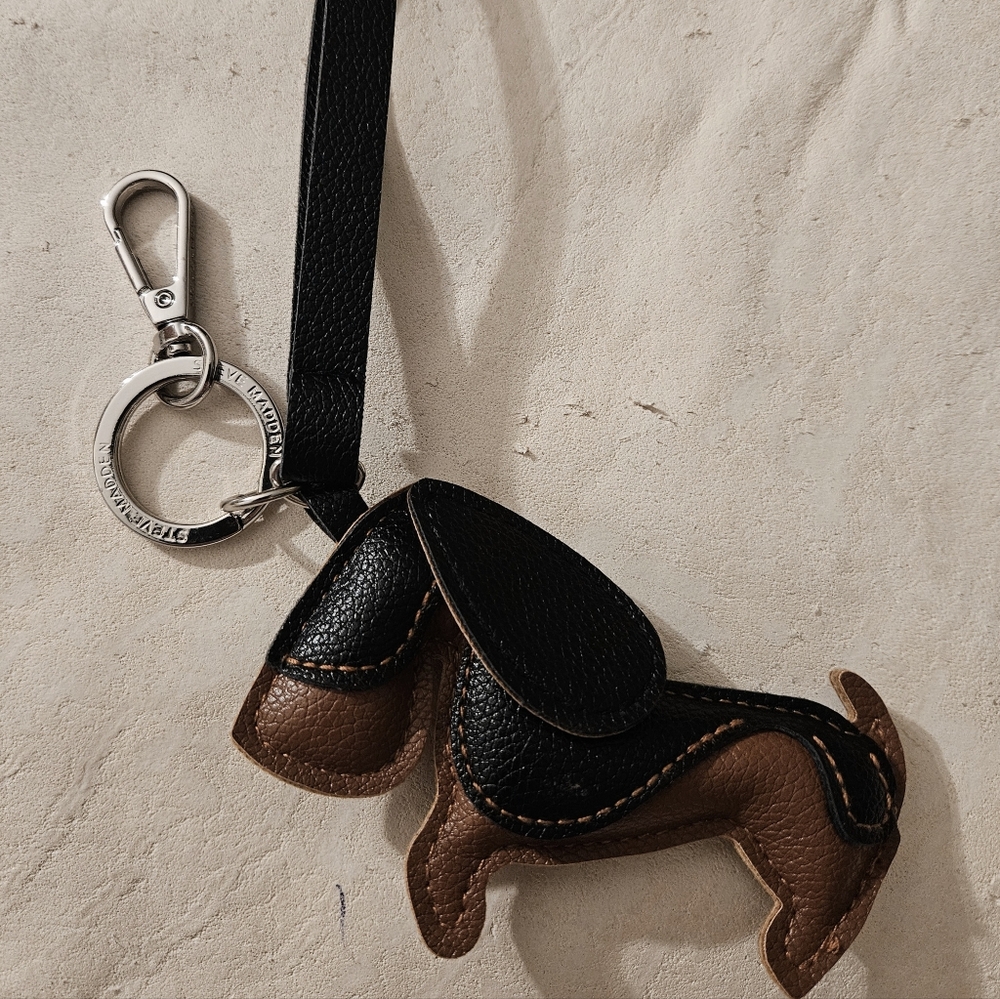 NWOT Steve Madden Genuin Leather Dachshund Purse Charm Keychain Black Tan - Picture 1 of 14
